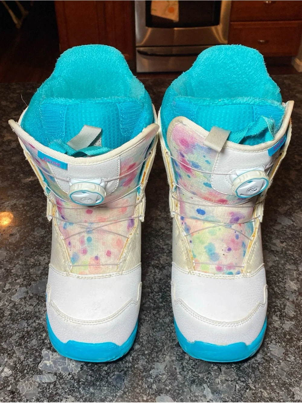 Burton Zipline Boa Snowboard Boots White Blue Size 6K Youth
